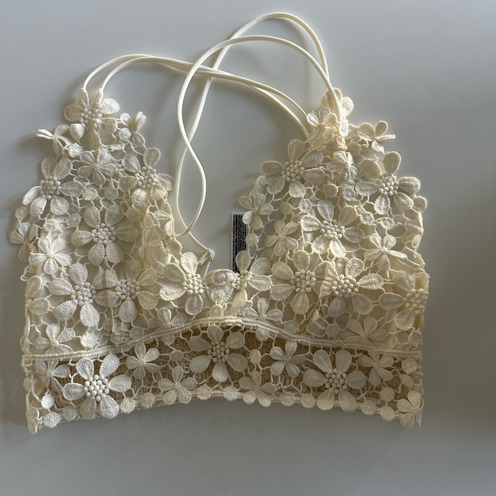 Free people Floral Lace Bralette in Cream xs gently used